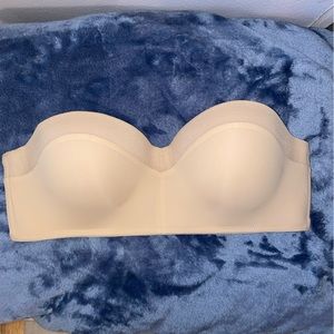 Strapless underwire free bra